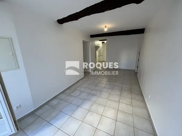 Saint-Gervais-sur-Mare, à louer bel appartement T2 en rez-de 