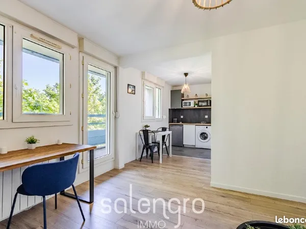 Studio 1 pièce 31 m² 