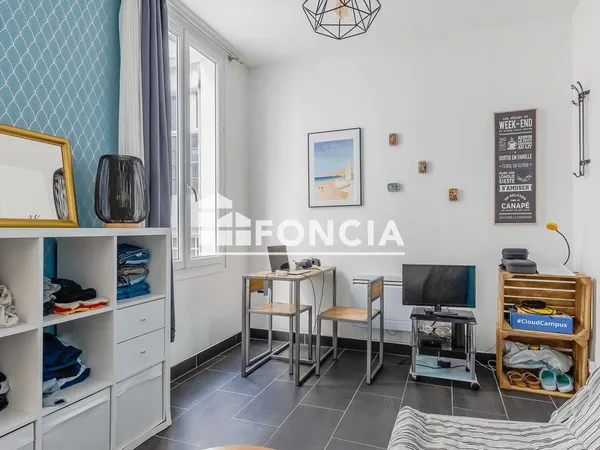 LES SABLES D'OLONNE - REMBLAI ET GRANDE PLAGE - Appartement T1 dans immeuble de caractère face à 