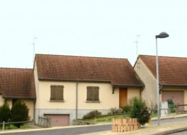 Maison T2 dans village calme à proximité de Vierzon 
