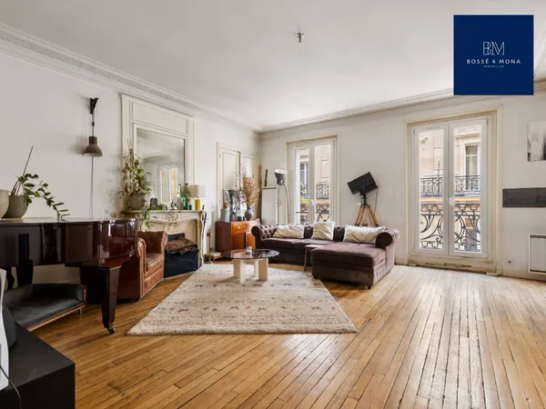APPARTEMENT DE 156m² SITUÉ À 150m DU MÉTRO TRINITÉ D'ESTIENNE D'ORVES 