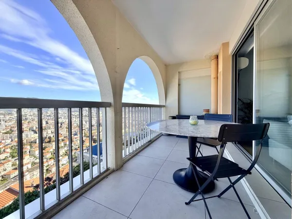 Appartement 4 pièces 82 m² 