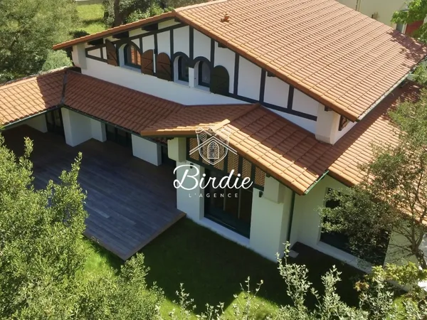 HOSSEGOR ENTRE LAC ET MER: MERVEILLEUSE VILLA RENOVEE AU CHARME INDENIABLE 