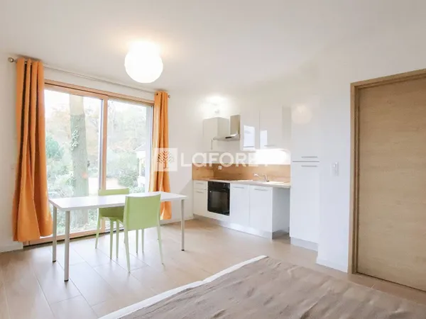 Studio 1 pièce 27 m² 