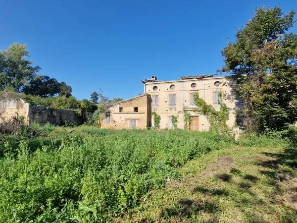 Corps de ferme 1 pièce 280 m² 