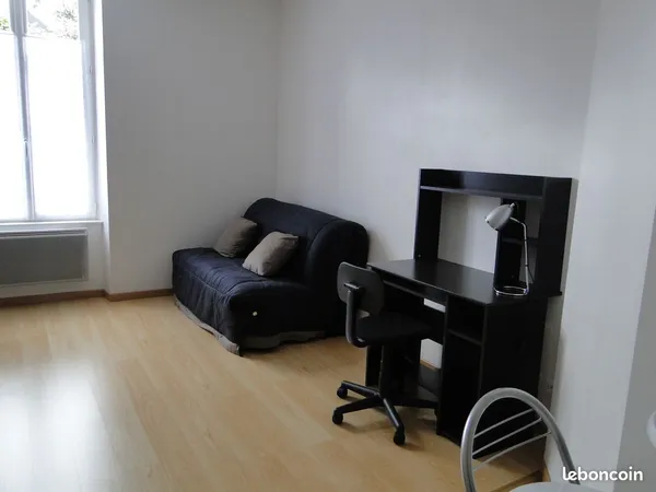 Studio meublé Rue de COULMIERS 