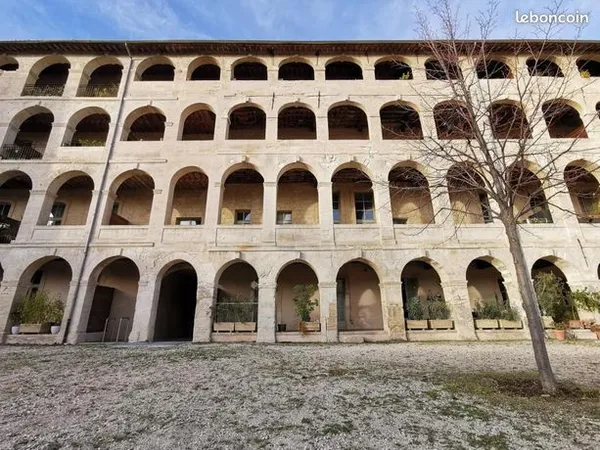 Parking - Garage Location Avignon   126€
