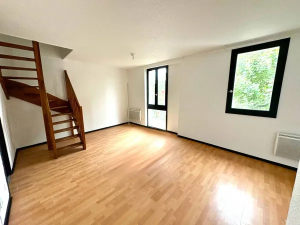 Vends appartement avec vue dégagée sur jardin 