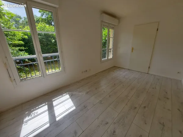 Studio 1 pièce 21 m² 