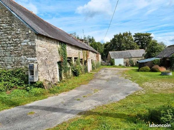 Longère 3 pièces 470 m² 