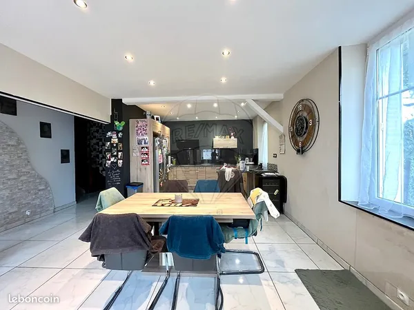 Maison 6 pièces 213 m² 