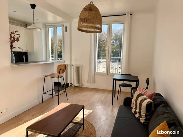 Appartement meublé neuf 47m² - Issy-les-Moulineaux - proche métro - 4e étage sur cour plein sud 