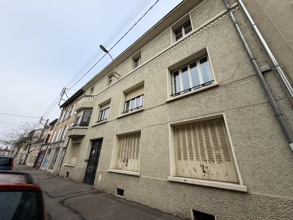 IMMEUBLE DE RAPPORT À FORT POTENTIEL 327 m2 + 80 m2 DE BUR 