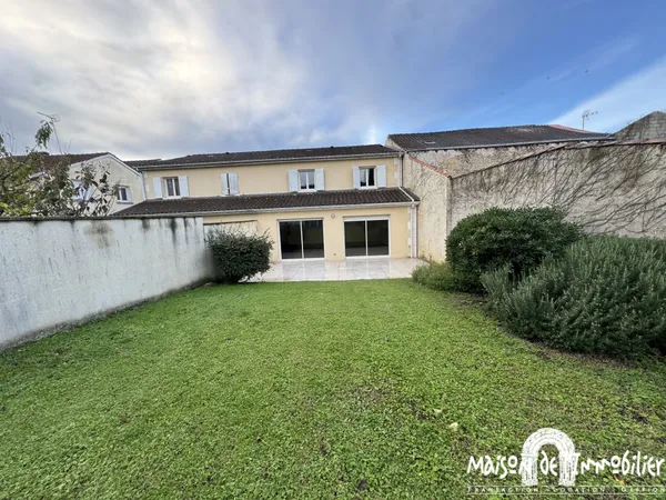 A louer à COGNAC - Maison de ville rénovée - 5 pièces - 161m 
