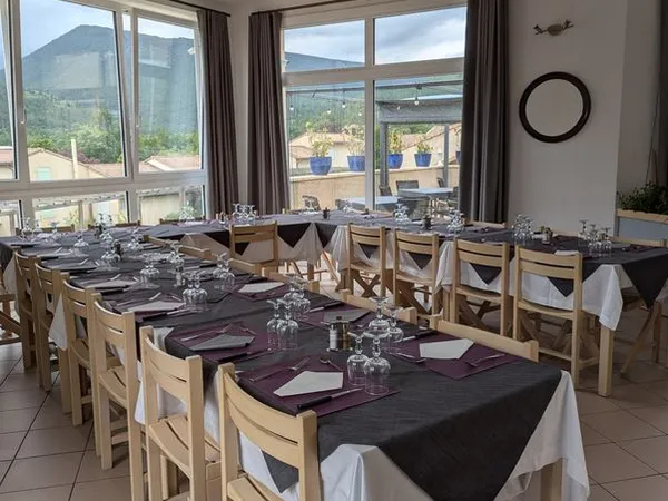 Boutique 600 m² Séderon 
