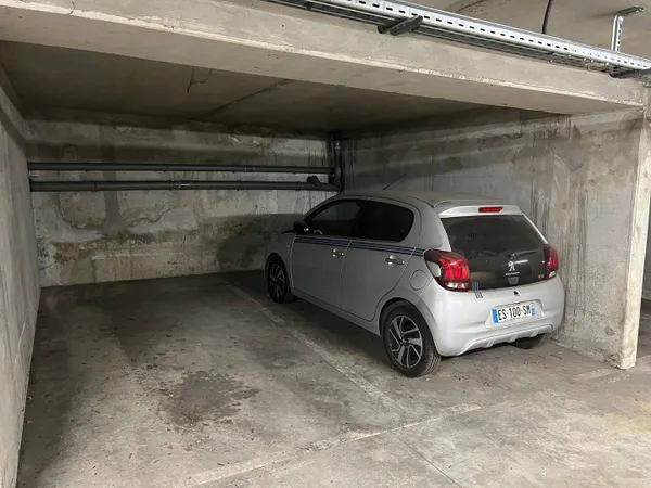 Parking 24 m² 