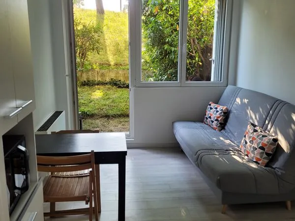 Studio très calme Paris RER Nation à 200 m - 18 m2+jardin privatif 14 m² 