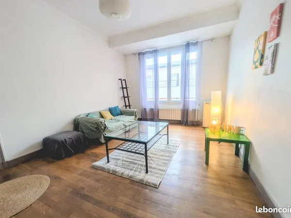 Grand appartement meublé de 43 m2 dans petite copropriété calme 