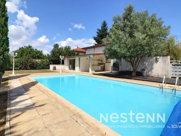 Maison Manissieux, 238m2, 8 pièces, 5 chambres, piscine, studio indépendant
