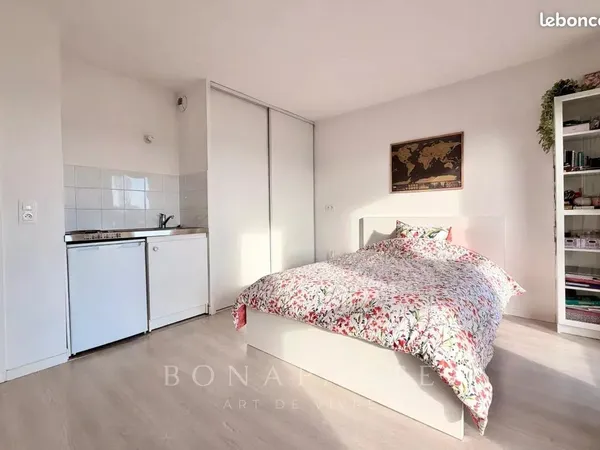Appartement 7 pièces 23 m² 