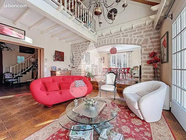 Maison 8 pièces 231 m² 