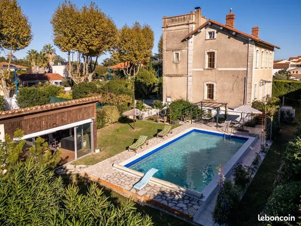 Maison 7 pièces 220 m² 