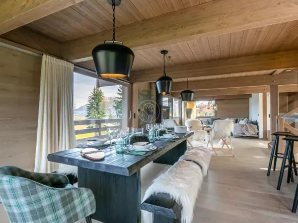 CHALET- SKI IN/SKI OUT - 4 CHAMBRES - DEMI-QUARTIER 