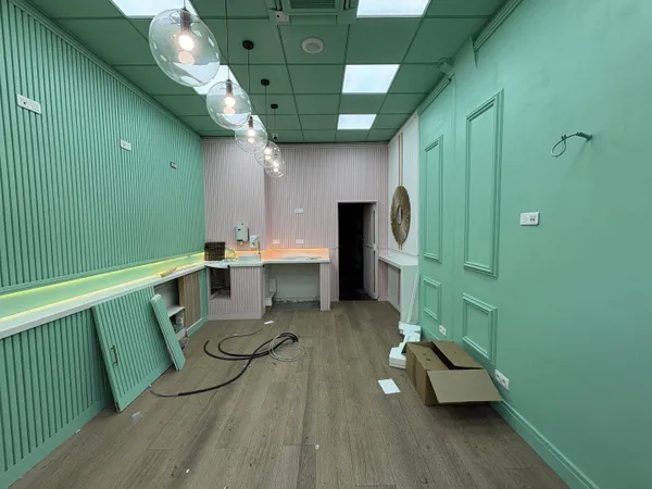 Boutique 2 pièces 90 m² 