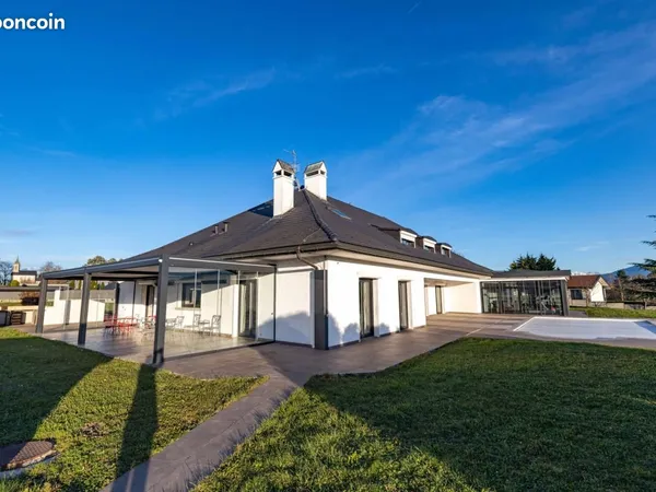 Maison 19 pièces 680 m² 