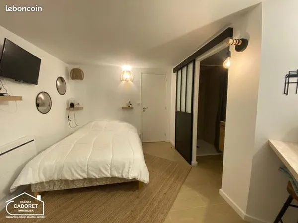 Studio 1 pièce 17 m² 