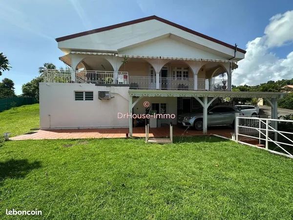 Propriété 7 pièces 192 m² 