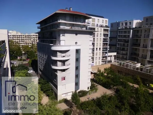 Parking - Garage Location Lyon 8e Arrondissement   49€