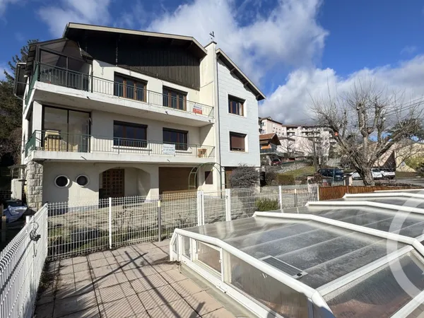 Maison 10 pièces 255 m² 