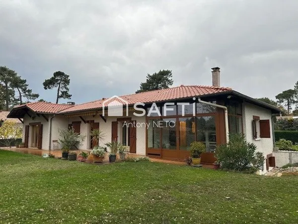 Maison de famille à vendre située à proximité du maché, La Teste De Buch, 8 pièces 