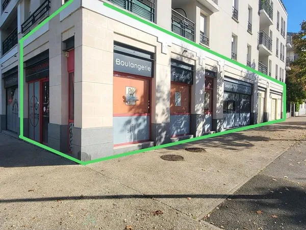 Local commercial 230 m² GUYANCOURT 