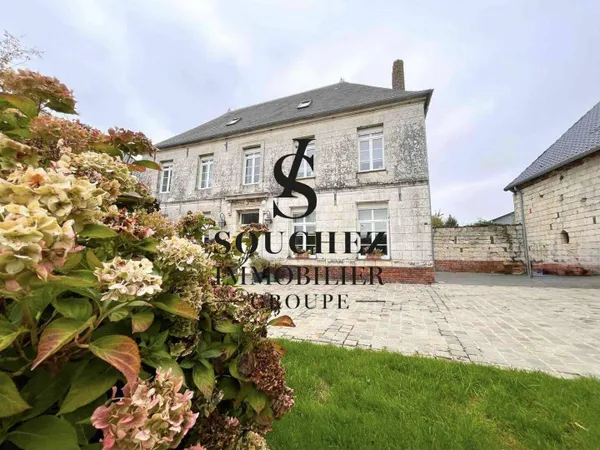 Maison 8 pièces 250 m² 
