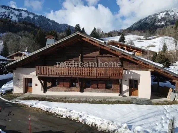 RARE ! Ferme Savoyarde rénovée plein sud à Praz-Sur-Arly (74120) 