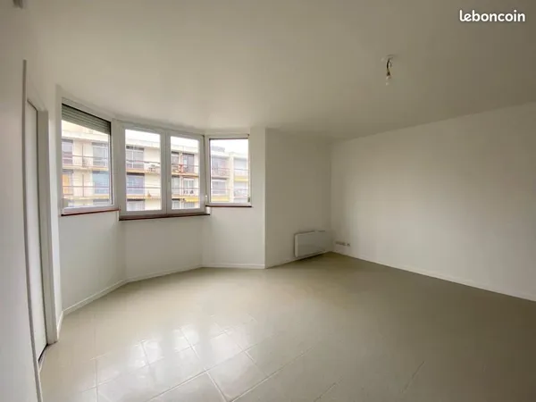 Studio 1 pièce 30 m² 