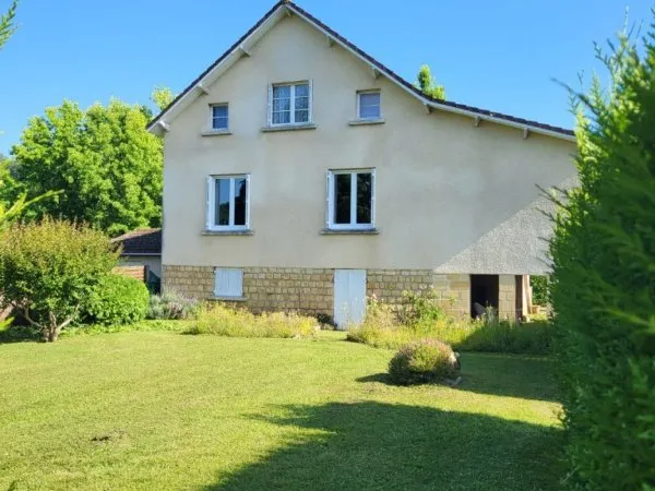 A SAISIR ! CHARMANTE MAISON DE VILLE LUMINEUSE DE 122 MÂ² HABITAB