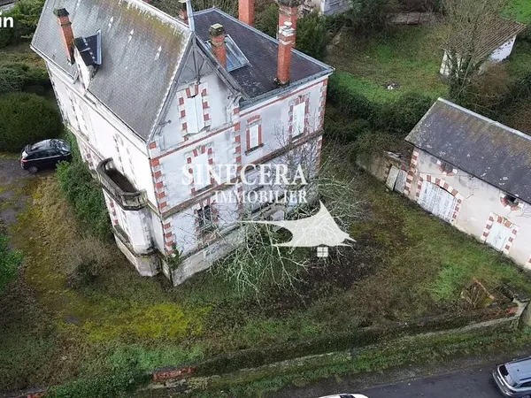 Propriété 10 pièces 225 m² 