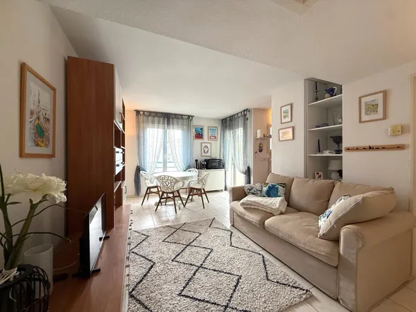 NICE-RUE DE FRANCE, 3 pièces de 47m² avec terrasse et cave 
