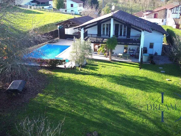 Villa 6 pièces 159 m² 