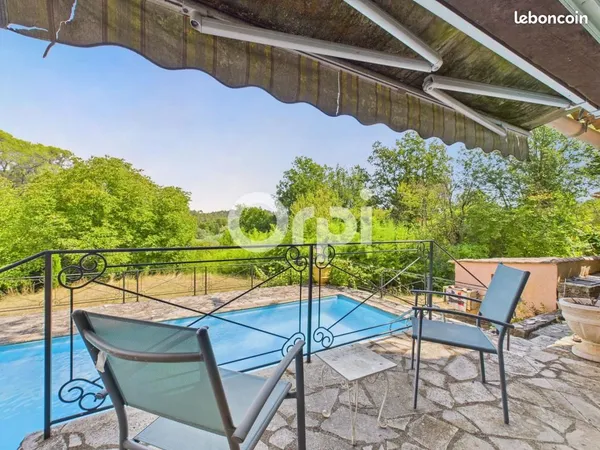 Maison 7 pièces 286 m² 