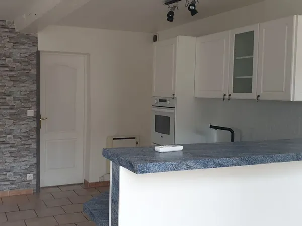 MaisonT3 + cour quartier St Martin 