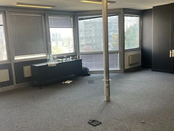 Bureau 44M2 