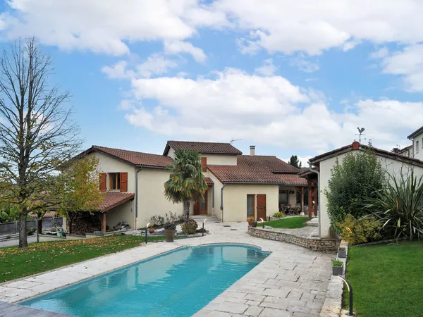 Maison 6 pièces 180 m² 
