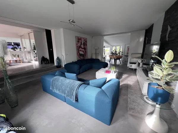 Propriété 8 pièces 258 m² 