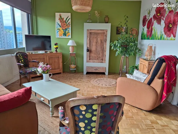 Bel appartement T3 lumineux en plein centre de Saint-Chamond 