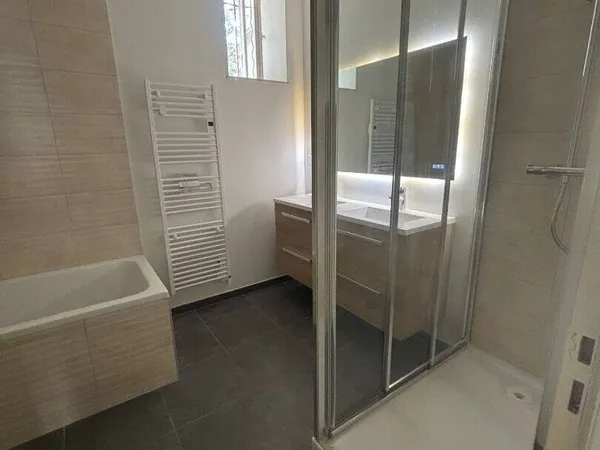Appartement 3 pièces 84 m² 