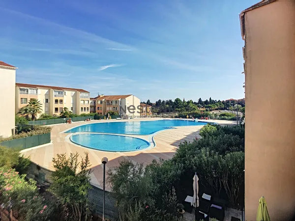 FREJUS LE LAGON BLEU T2 MEUBLE, PISCINE, TENNIS 